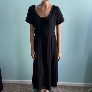 Stephanie Andrews Elegant Black Maxi Dress with Short Sleeves